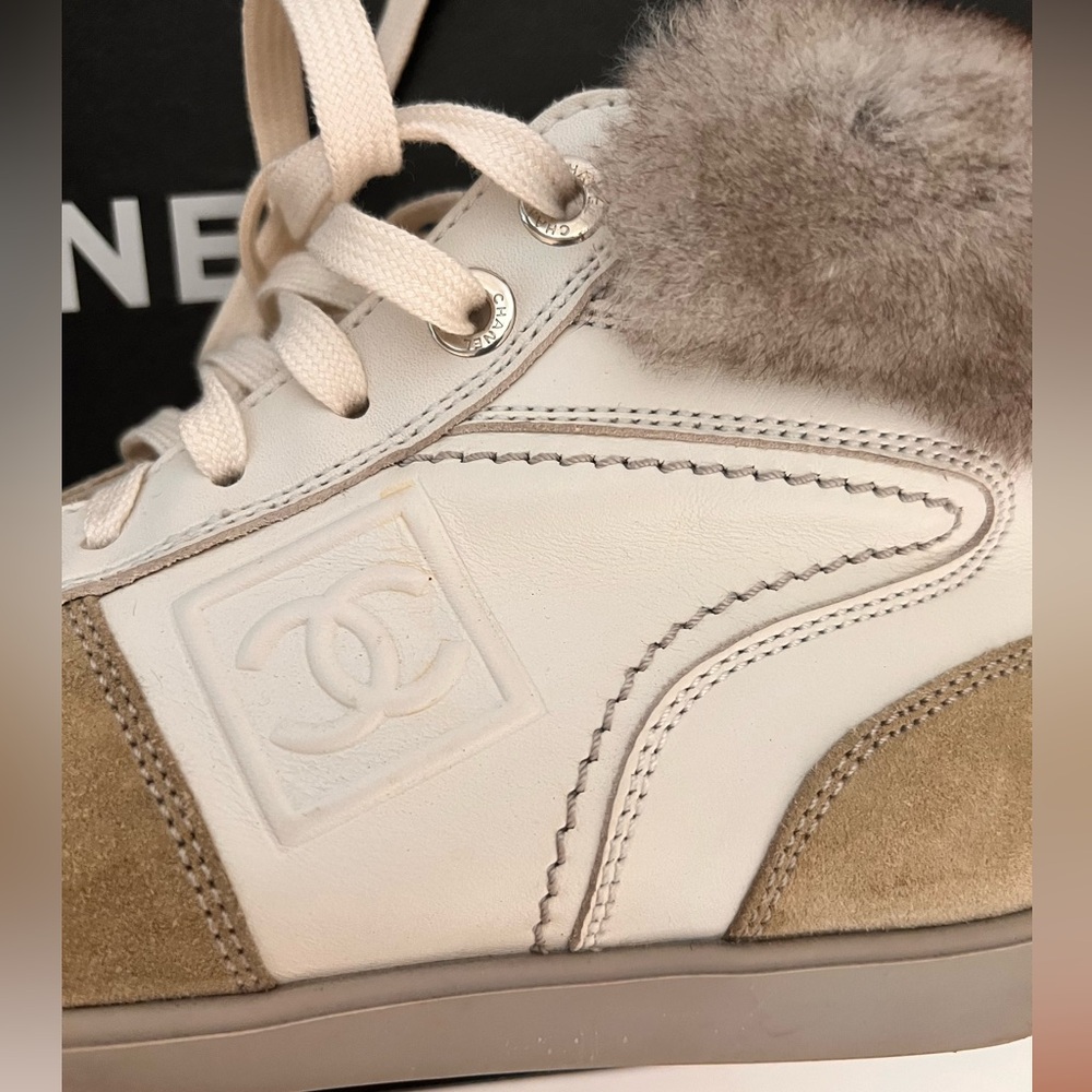Vintage Chanel boots sneakers Italy size 38 real Fur Rare white Gray - Picture 11 of 12